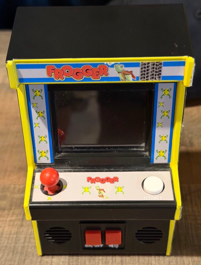 Get your gamer a mini retro arcade (Frogger)